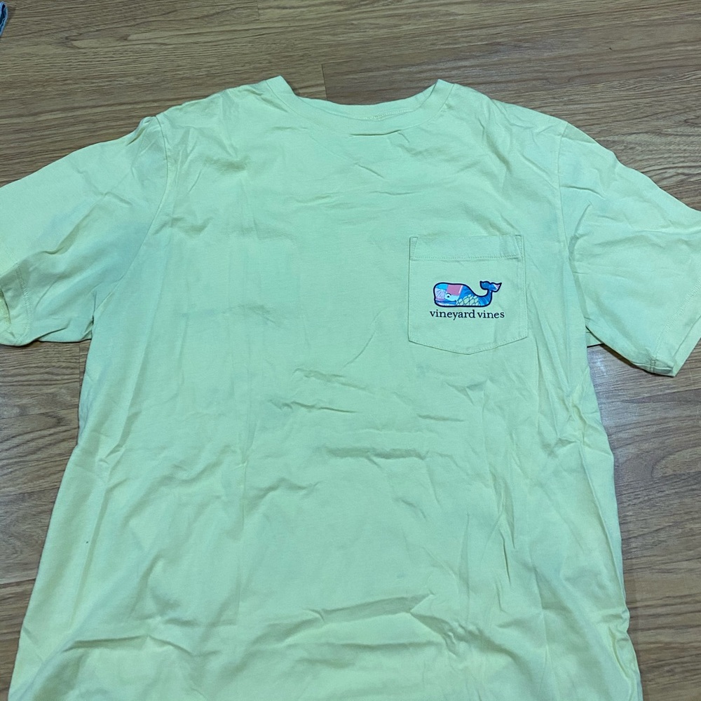 PASTEL YELLOW VINEYARD VINES T-SHIRT